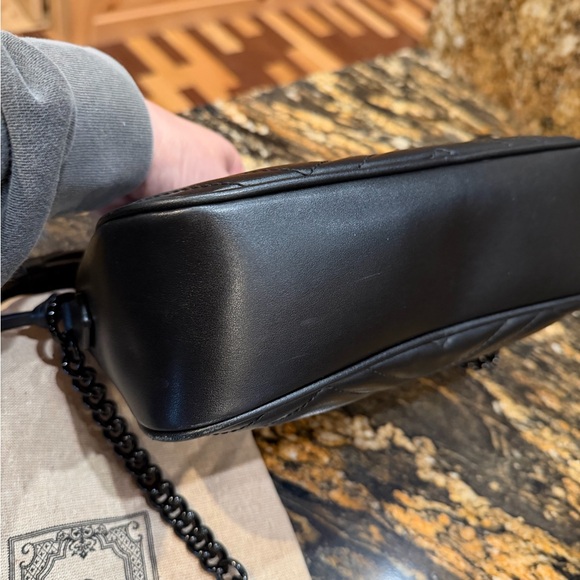 Gucci Black Quilted Leather Shoulder Bag - Picture 13 of 13